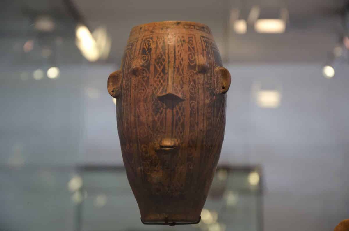 A vessel as a painted face; Cultura Puruhá (1250 – 1530 CE); Casa del Alabado, Quito, Ecuador | ©Angela Drake A vessel as a painted face; Cultura Puruhá (1250 – 1530 CE); Casa del Alabado, Quito, Ecuador | ©Angela Drake