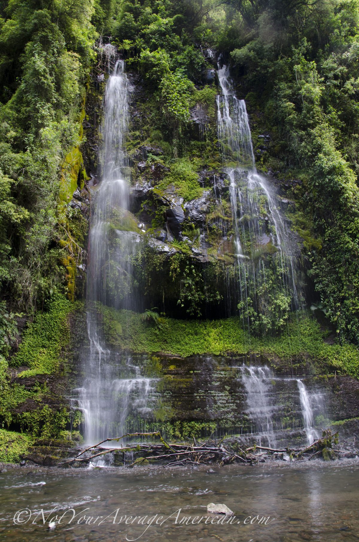 Dripping Water, Cascada Condor Machay, Ecuador Dripping Water, Cascada Condor Machay, Ecuador