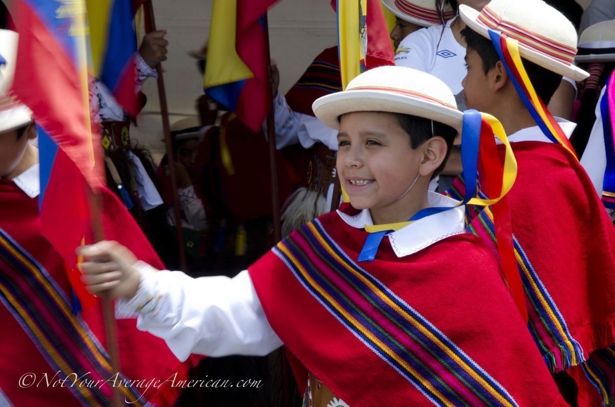 Un orgulloso escolar ecuatoriano, Domingo de Ramos, Quito | ©Ángela Drake