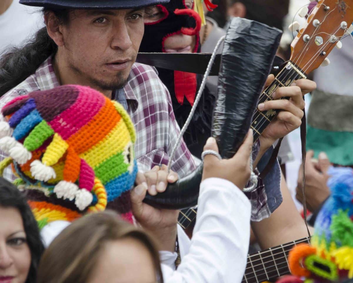 Trompas y Guitarra, Inti Raymi, Desfile de Escuelas, Cotacachi, Ecuador | ©Angela Drake Trompas y Guitarra, Inti Raymi, Desfile de Escuelas, Cotacachi, Ecuador | ©Angela Drake