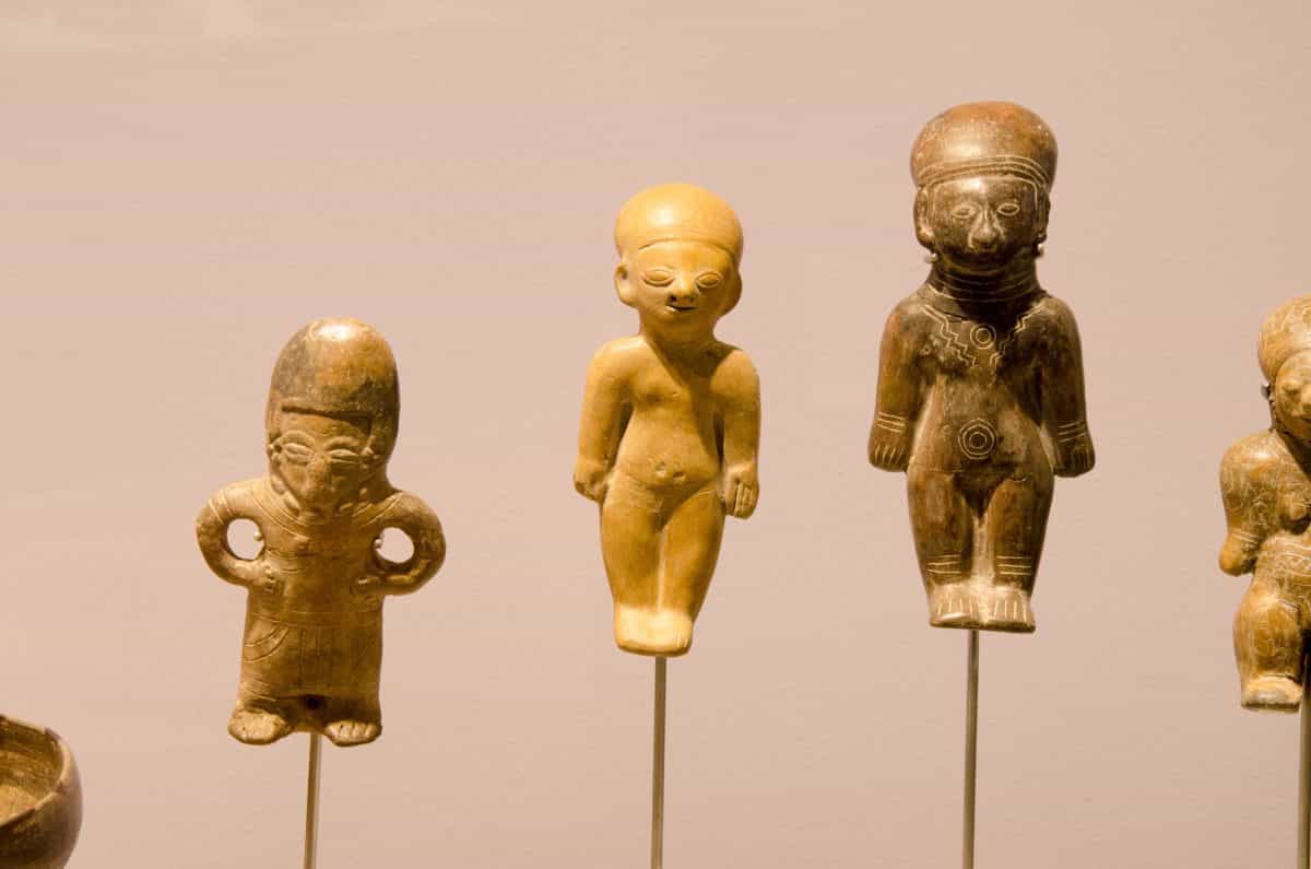 La Cultura Bahia existió en la región costera de Manabí cerca de Chirije; 500 a.C. a 500 d.C. La Cultura Bahia existió en la región costera de Manabí cerca de Chirije; 500 a.C. a 500 d.C.