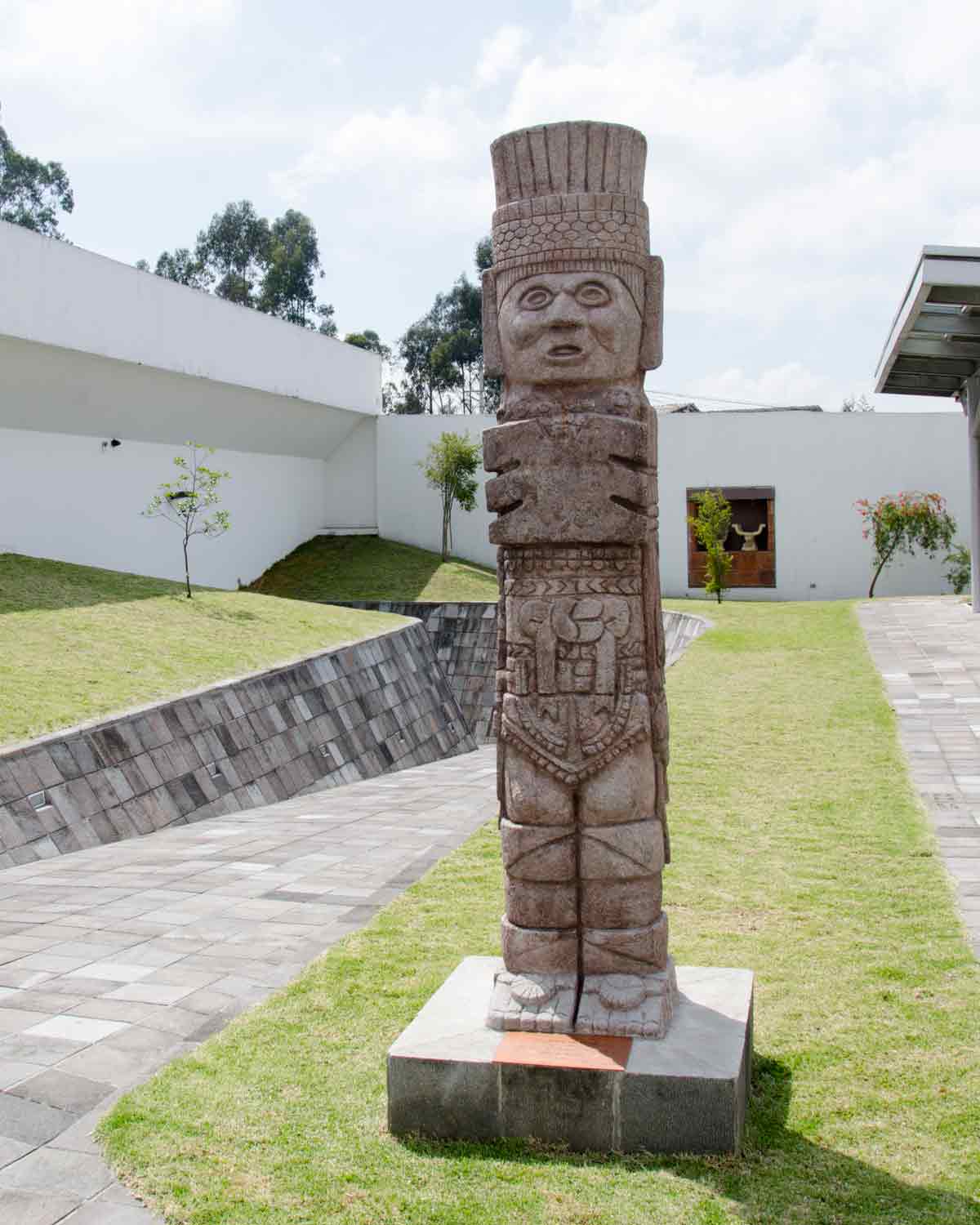 Outdoor Statue, Guayasamin Museum, Quito, Ecuador | @Angela Drake Outdoor Statue, Guayasamin Museum, Quito, Ecuador | @Angela Drake