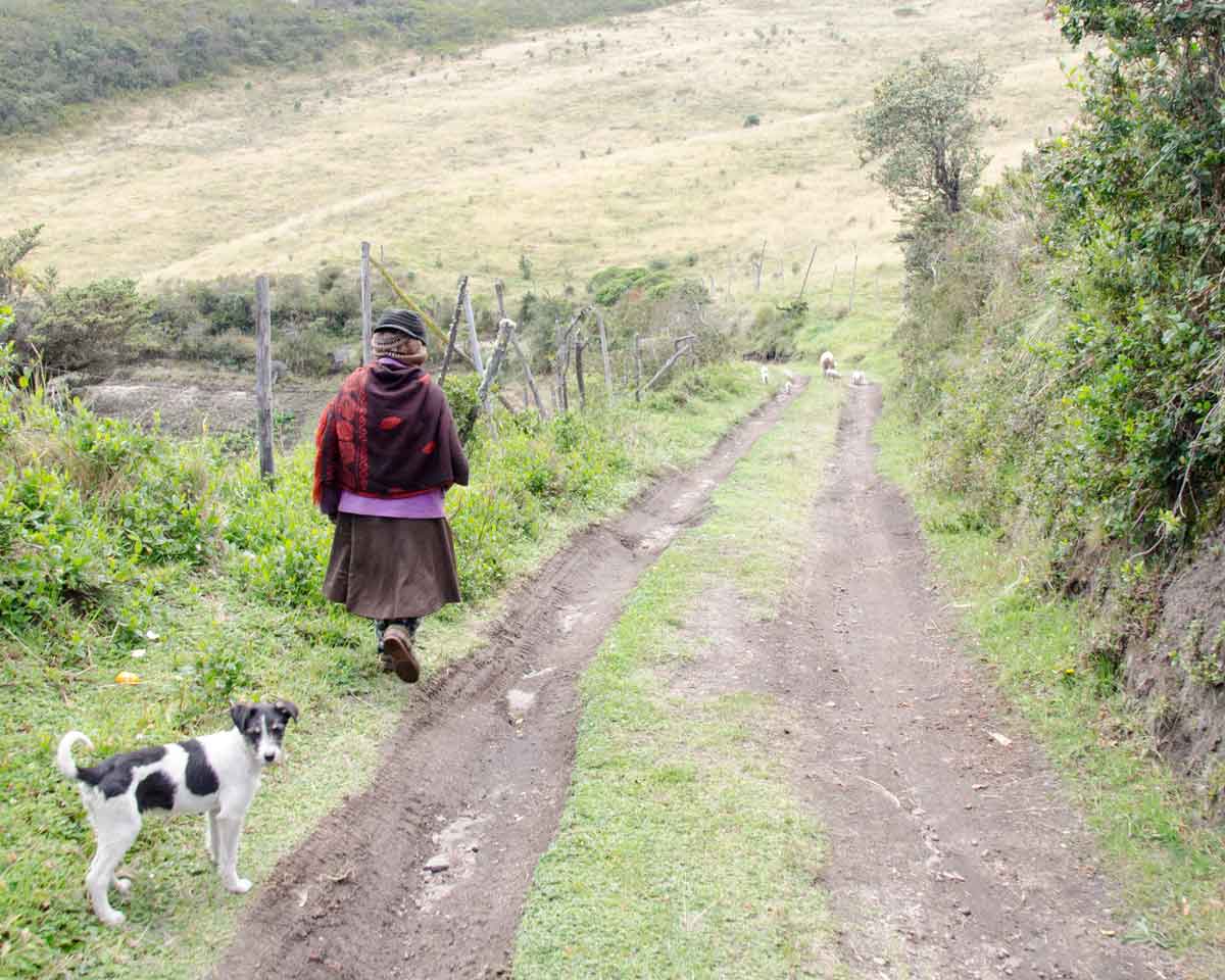 Agricultor viviendo cerca de la Reserva Yanacocha, Ecuador | ©Angela Drake