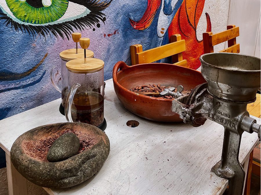 En el museo del cacao se muestran distintas formas de procesar el chocolate: molido, remojo y agrietado.