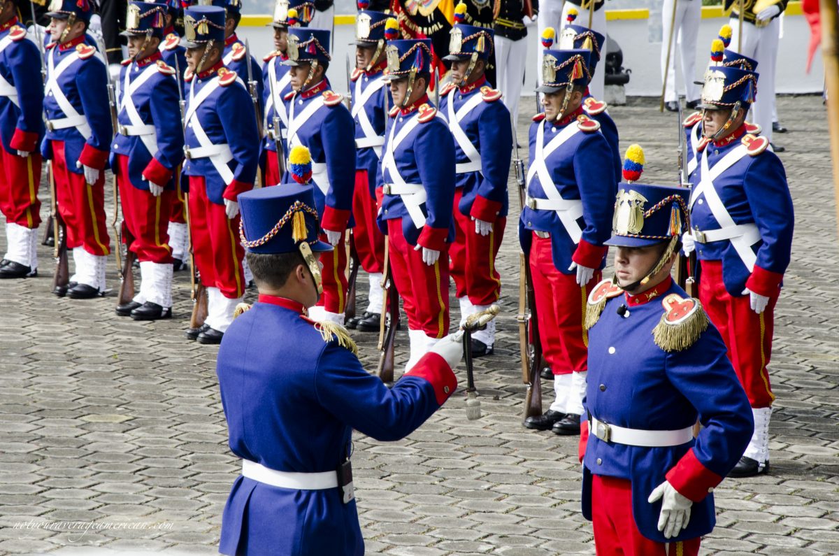 Changing of the guard; Cima de la Libertad, Quito, Ecuador | ©Angela Drake Changing of the guard; Cima de la Libertad, Quito, Ecuador | ©Angela Drake
