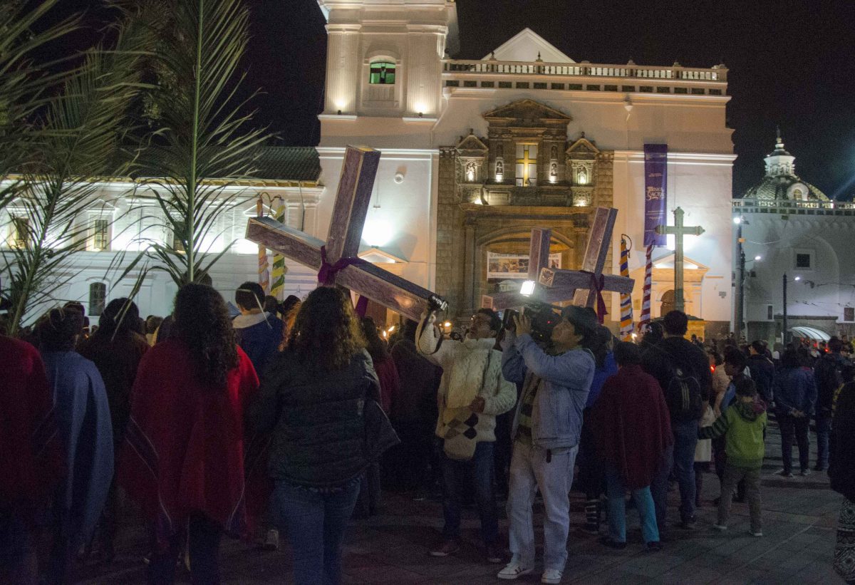 Procesión de Luz, Holy Thursday, Quito Iglesia Santo Domingo; Procesión de Luz, Holy Thursday, Quito; 2015 | ©Angela Drake