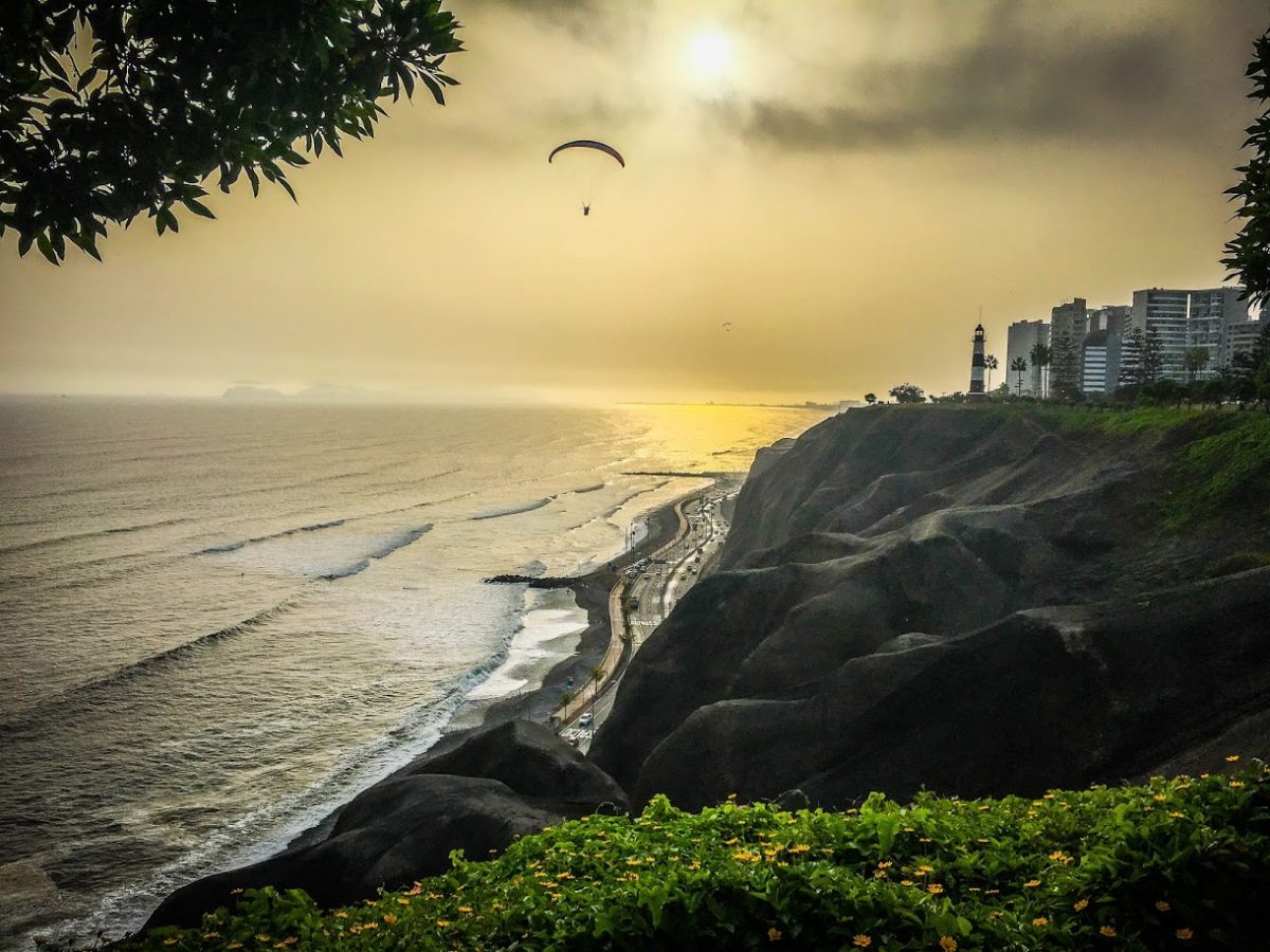 Parasailing at Sunset, Lima Peru | ©Laura Frasse Parasailing at Sunset, Lima Peru | ©Laura Frasse