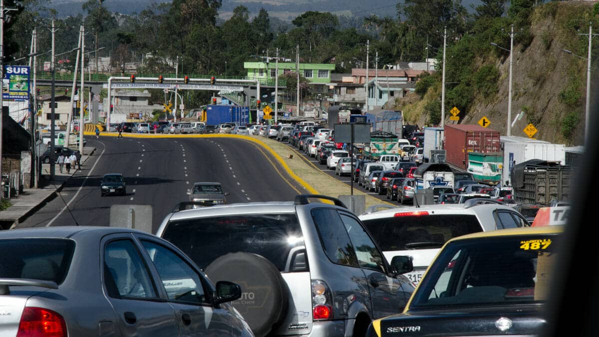 Weekend Traffic Near Quito | ©Angela Drake Weekend Traffic Near Quito | ©Angela Drake