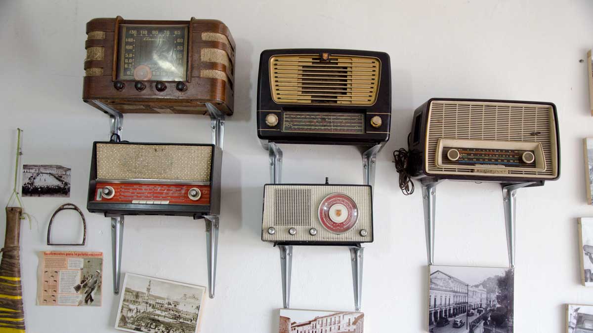 Old Radios, La Casa de La Empanada, Nono, Ecuador | ©Angela Drake Old Radios, La Casa de La Empanada, Nono, Ecuador | ©Angela Drake