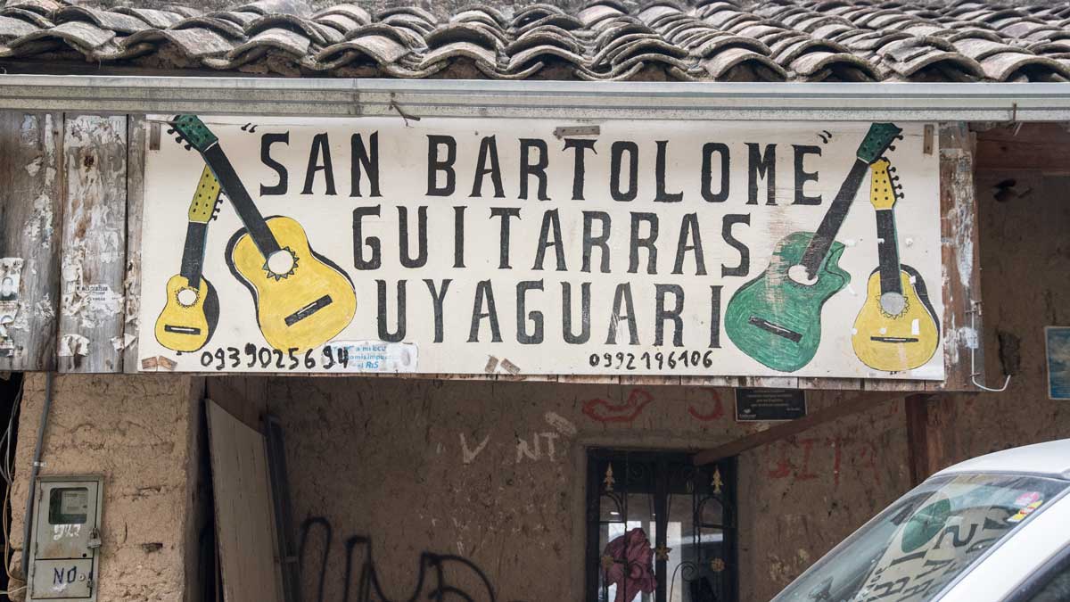 Guitarras Uyaguari Sign, San Bartolome, Ecuador | ©Angela Drake Guitarras Uyaguari Sign, San Bartolome, Ecuador | ©Angela Drake